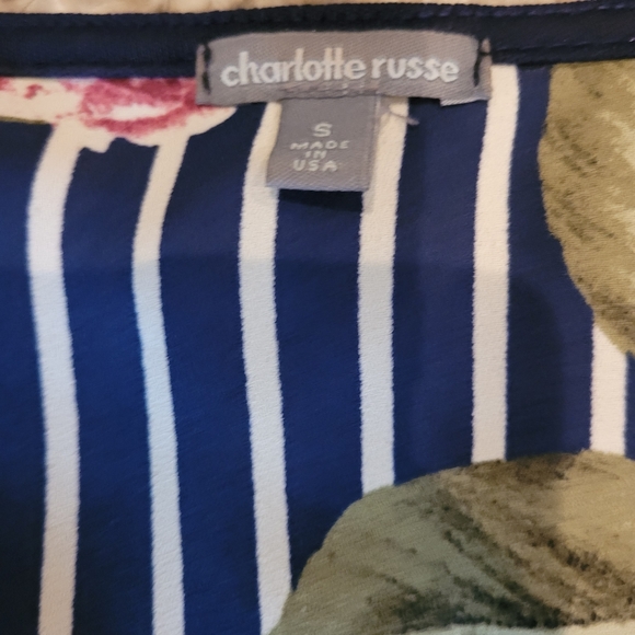 Charlotte Russe Floral Crop Top - Picture 5 of 5